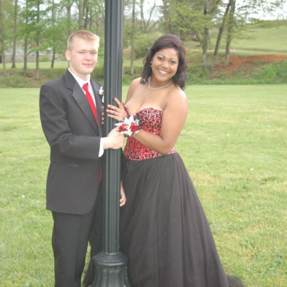 Dress - Picture 2 of 3